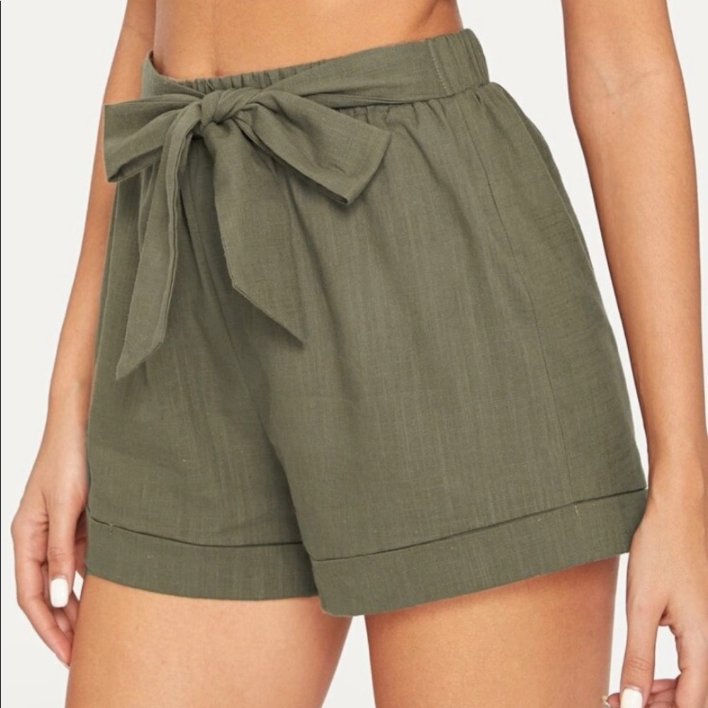 SHEIN Tie Belted Cuffed Shorts